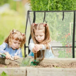 Relaxdays Serre De Jardin 3 Portes, Bâche En PVC, Pour Vos Plantations Précoces, HxLxP : 93 X 245 X 91 cm; Transparent 8 Relaxdays Serre De Jardin 3 Portes, Bâche En PVC, Pour Vos Plantations Précoces, HxLxP : 93 X 245 X 91 cm; Transparent -Serre de jardin Boutique 61313958 4